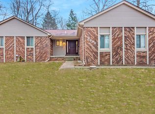 3693 Old Creek Rd, Rochester Hills, MI 48307