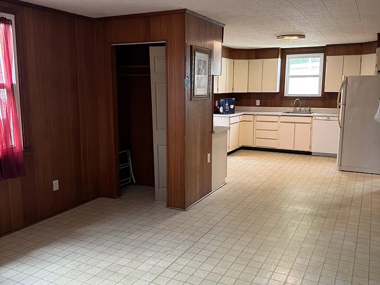 314 Betz Ave — Photo 10