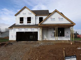 932 Heimat Haus Dr, Grove City, OH 43123