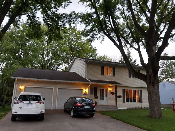 1130 Ryan Ave W, Roseville, MN 55113