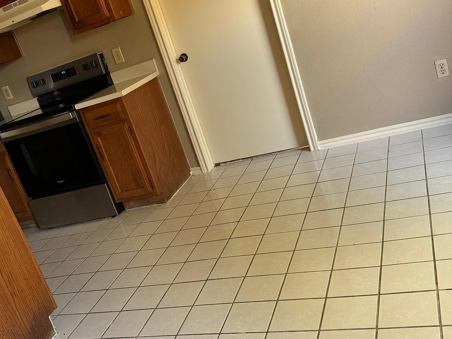 2 bed, 1102 sqft, $1,900 — Photo 3