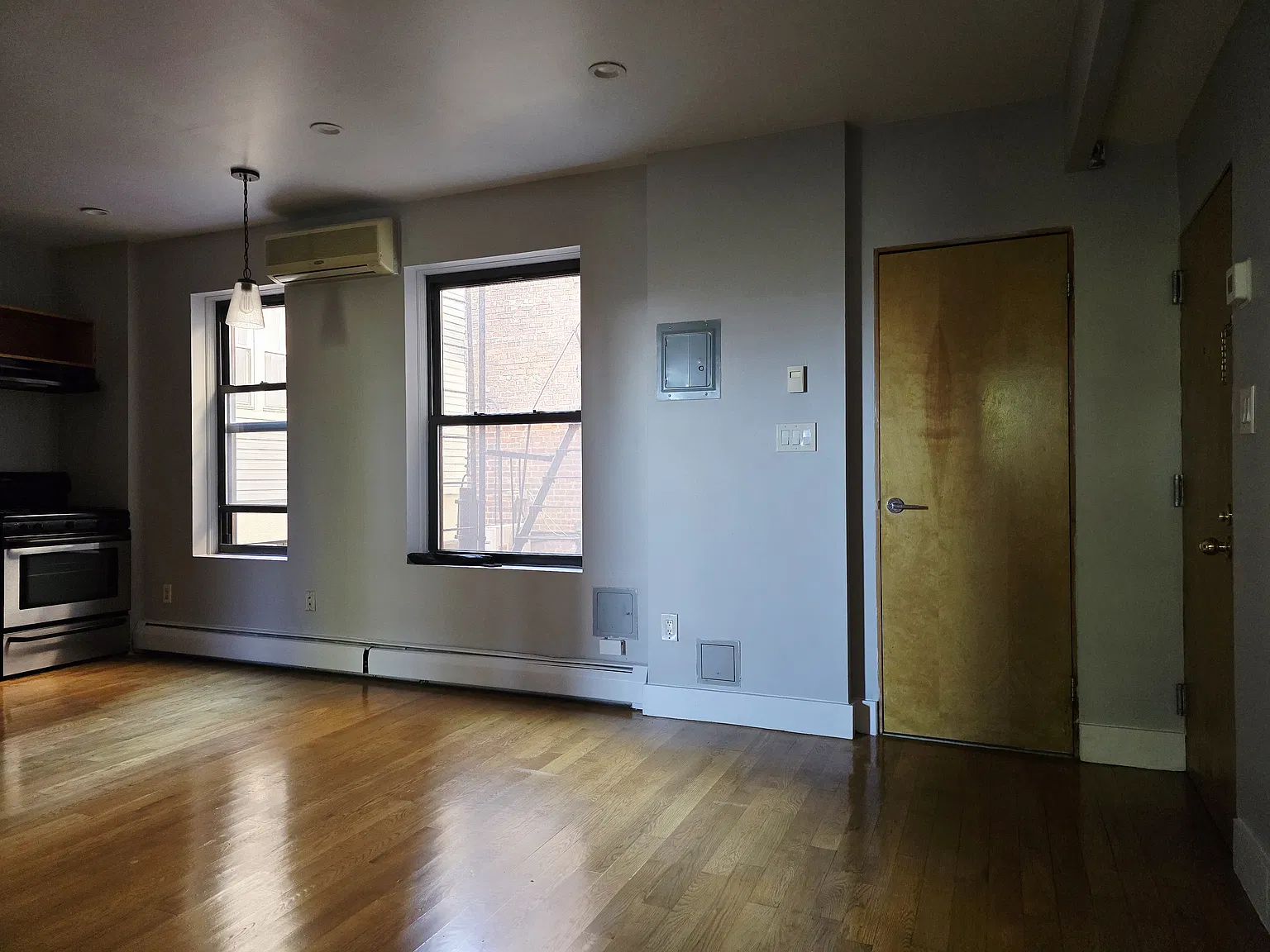 84 Waldo Ave — Photo 3