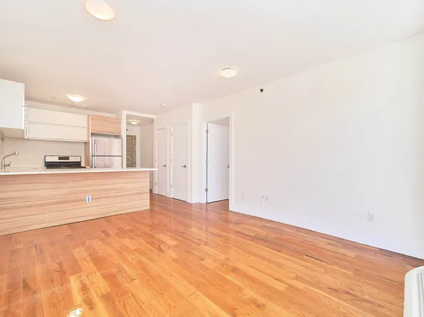 572 5th Avenue image 7 of 19