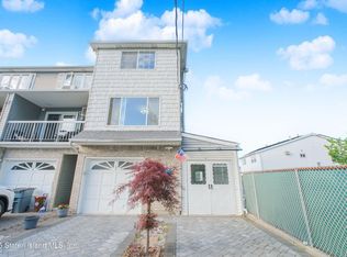 31 Elmtree Ave, Staten Island, NY 10306