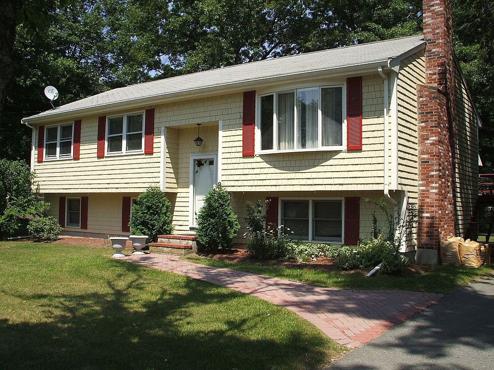 Beautiful 3 Bdrm.2 Bath Raised Ranch