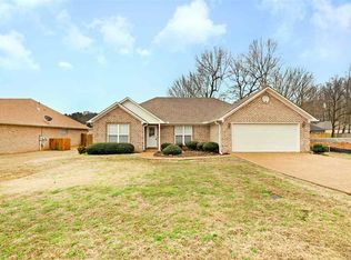 24 Station Oaks Dr, Jackson, TN 38305