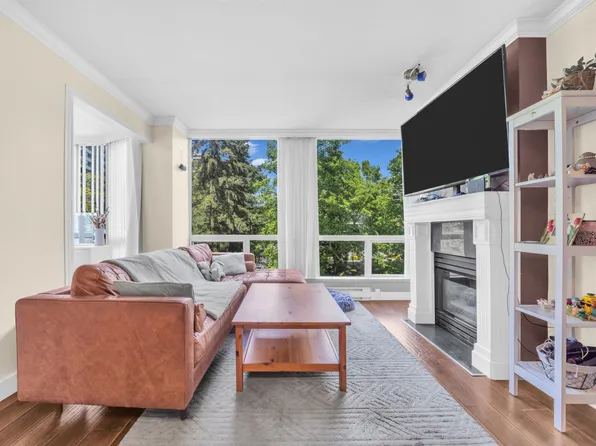 9633 Manchester Dr #505, Burnaby, BC V3N 4Y9