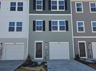 135 Kinkade Ct, Martinsburg, WV 25403