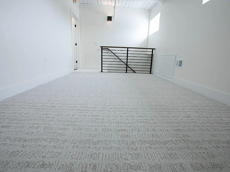 411 W Portage Ave #7 — Photo 25