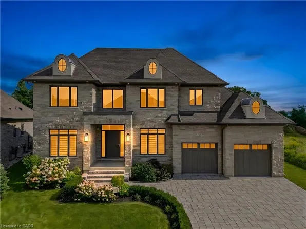 56 Pioneer Ridge Dr, Kitchener, ON N2P 0G6
