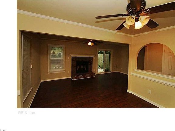 2nd image of 422 Middle Oaks Dr
