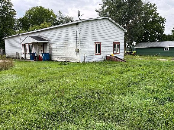 3rd image of 9459 Main St