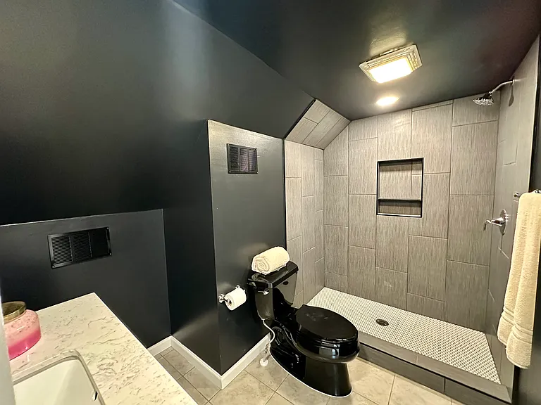 Private full bathroom on 2nd floor