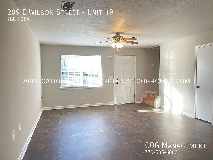 Building Photo - 209 E Wilson St #9