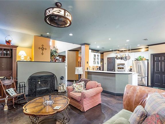 3rd image of 515 Snowdon Ct