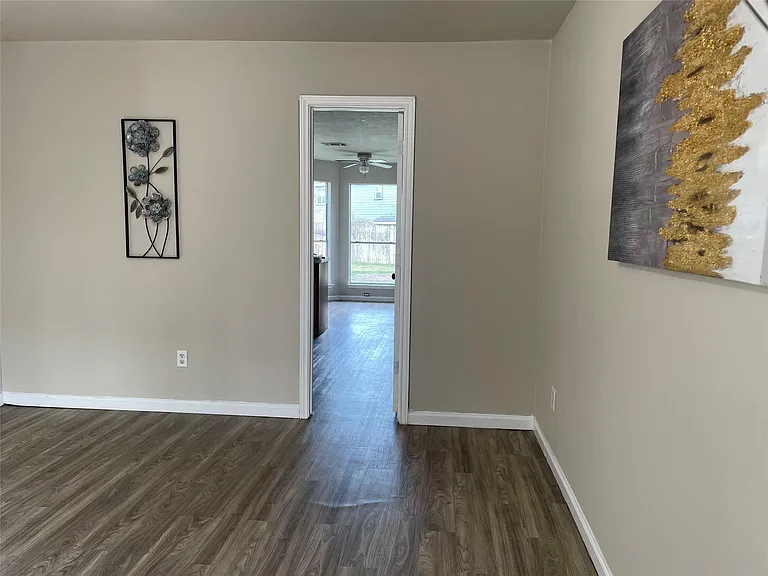 6614 Amberfield Ln — Photo 5