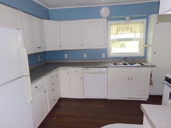 4th image of 1542 Leonard St NW