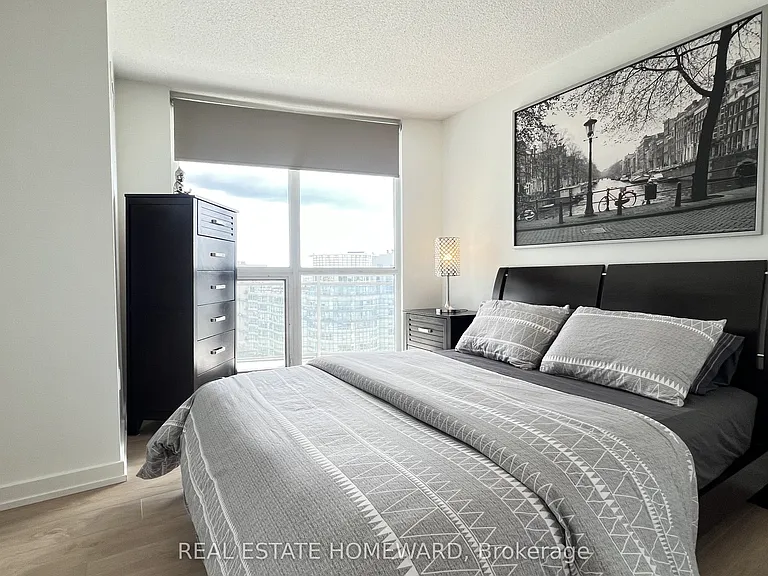 38 Dan Leckie Way #1512 — Photo 21