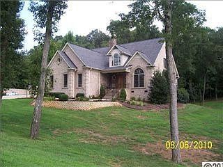 2nd image of 802 Bridgewater Dr
