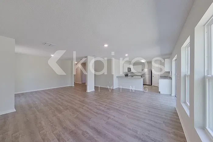 4 bed, 2.0 bath, 1650 sqft, $1,795 — Photo 3