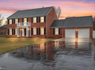 5 Sotweed Ct, Potomac, MD 20854