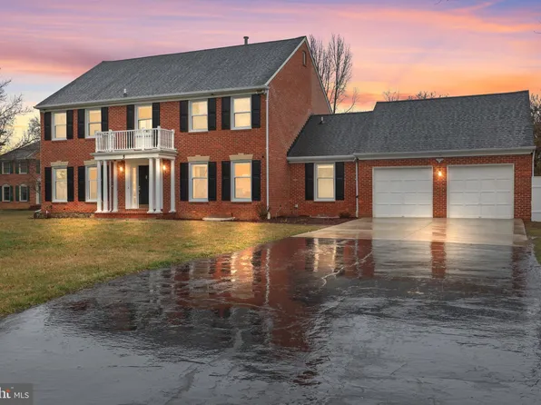 5 Sotweed Ct, Potomac, MD 20854