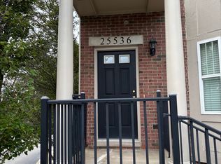 25536 Portico Ln, Novi, MI 48375