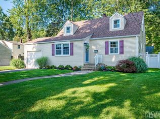 111 Hollywood Ave, Metuchen, NJ