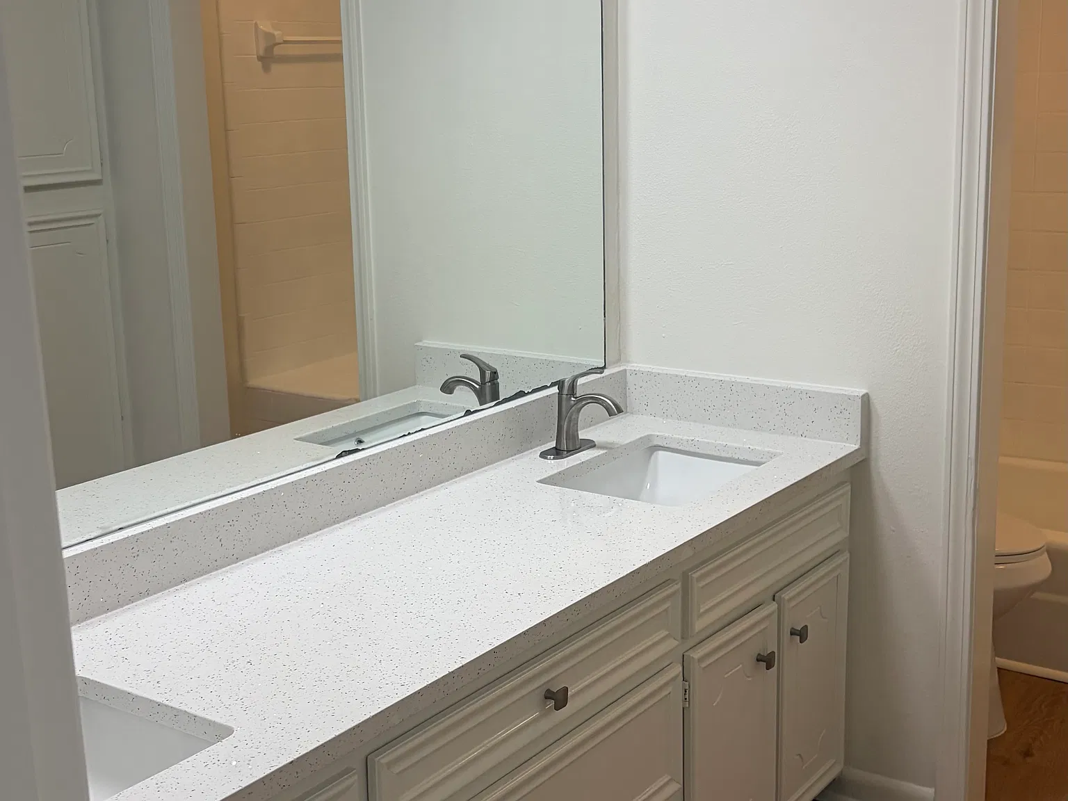 3 bed, 2.5 bath, 2450 sqft, $2,500 — Photo 4