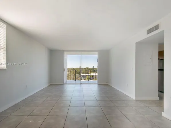 650 NE 64th St APT G608, Miami, FL 33138