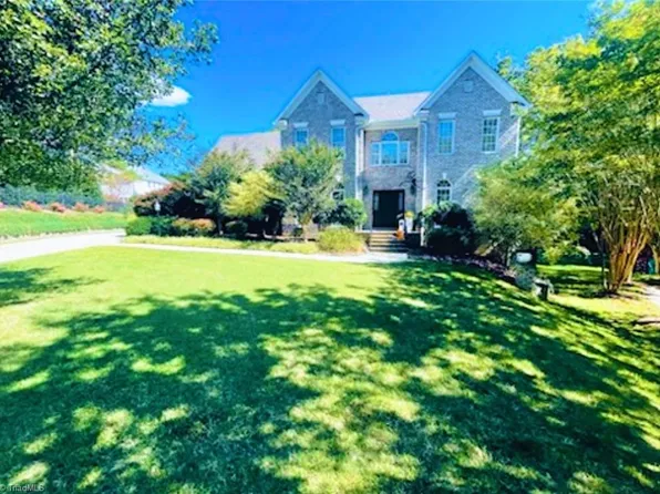 3002 Lodge Dr, Jamestown, NC 27282