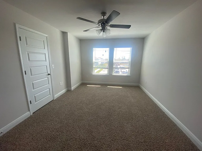 1647 Caleigh Ct — Photo 19