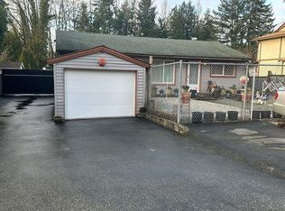 9117 149th St, Surrey, BC V3R 3Z5