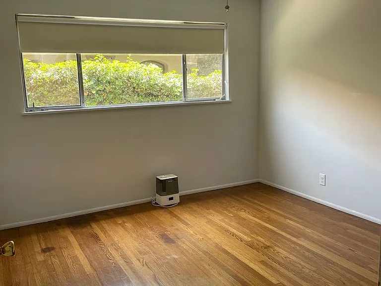 295 W California Blvd — Photo 12