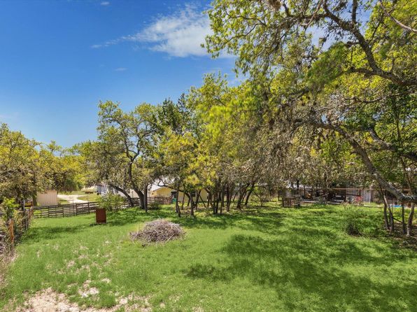 206 Rockin D Ln, Pipe Creek, TX 78063