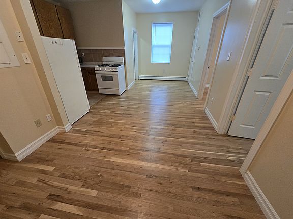 2nd image of 672 Congress Ave #6A