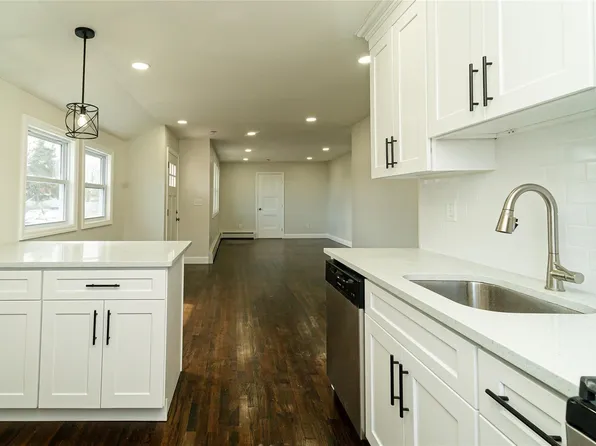 3 Stockton Street, Brentwood, NY 11717