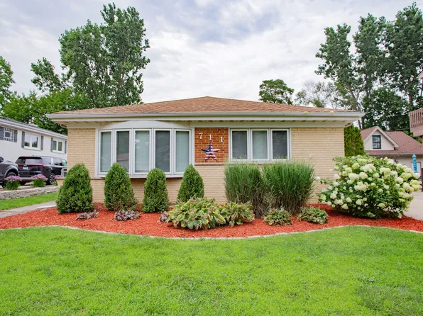 711 Schiller St, Itasca, IL 60143