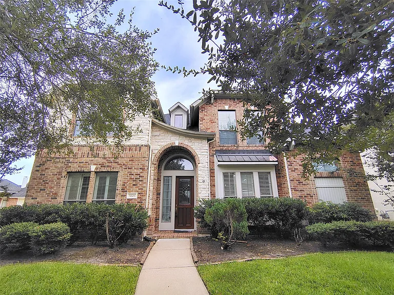 5606 Grandwood Ln — Photo 1