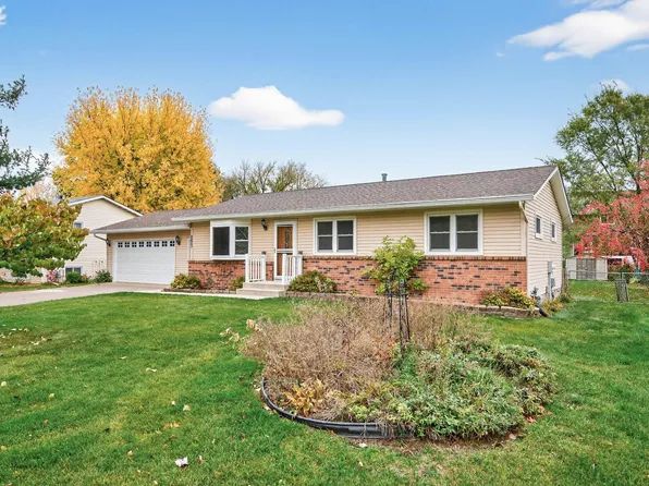 6558 Hokah Dr, Lino Lakes, MN 55014