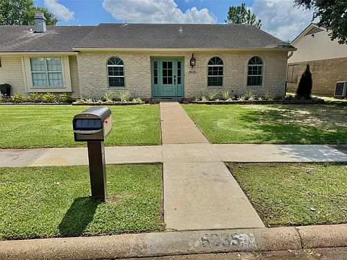 5935 Meadow Way Photo 1