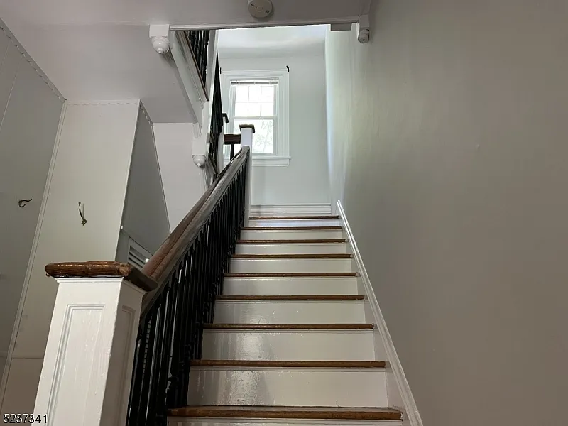 2 bed, $3,200 — Photo 3