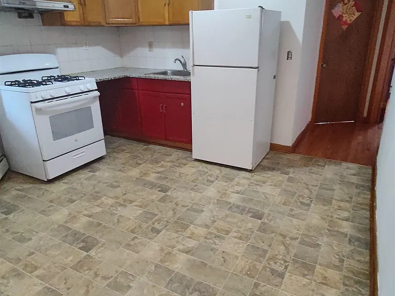 693 Kennedy Blvd #2 — Photo 2