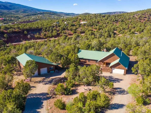 35 Calle Conejo Rd, Tijeras, NM 87059