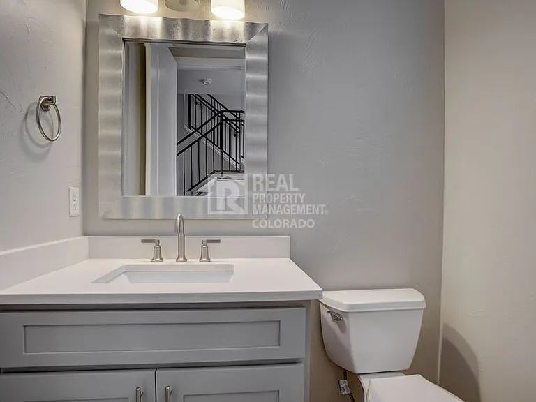 1227 N Perry St — Photo 15