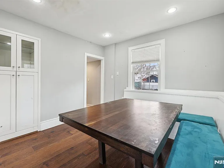 48 Marinus St — Photo 9
