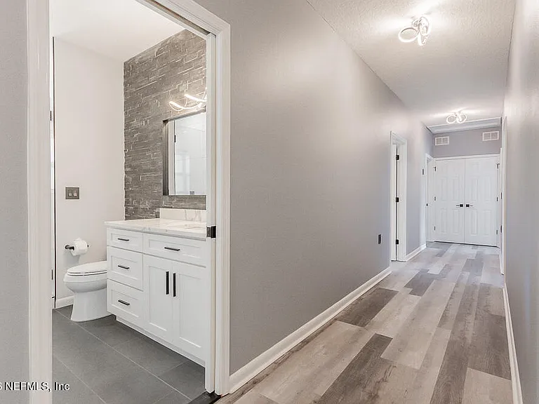 1770 Victoria Chase Ct — Photo 14
