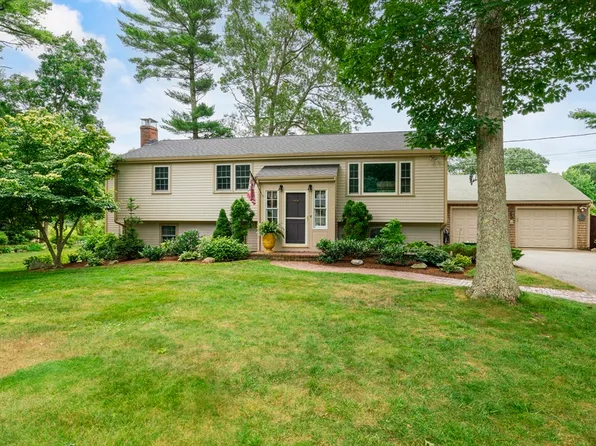 39 Delorenzo Dr, Duxbury, MA 02332