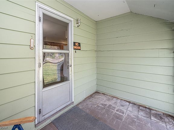 3rd image of 1074 Jessie Ave