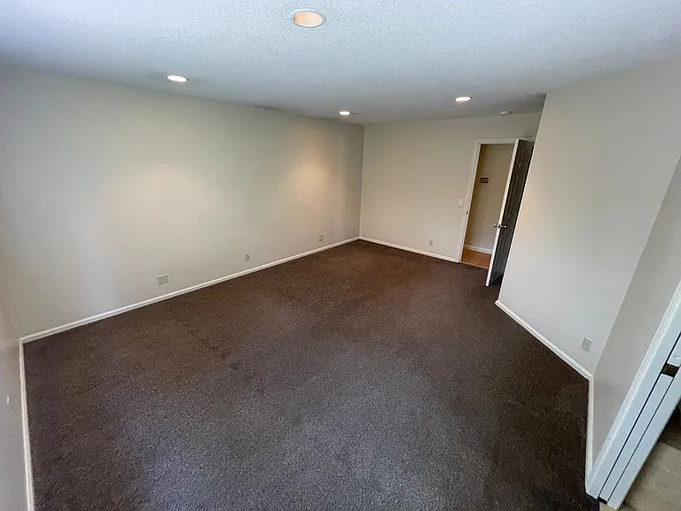 2456 Blackburn St — Photo 9